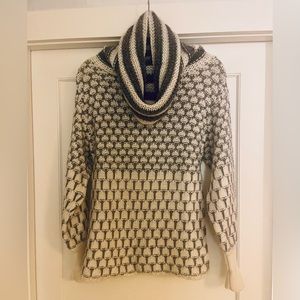 UNITED COLORS OF BENETTON Gray and Cream knit wool sweater with cowl neck. SZ S